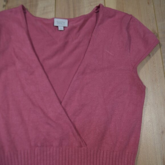 Suzy Shier Pink V-Neck Ribbed Waist Top - Size M - Picture 3 of 3